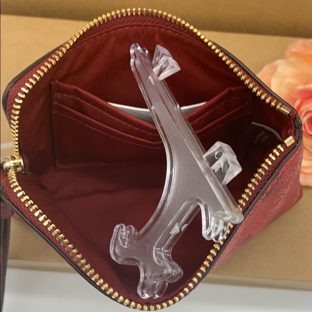 COACH Corner Zip Wristlet Im/bright red/cherry mul - Picture 10 of 14